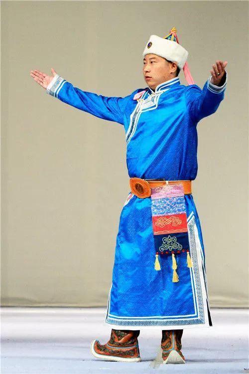 走向繁荣的蒙古族服饰 组图